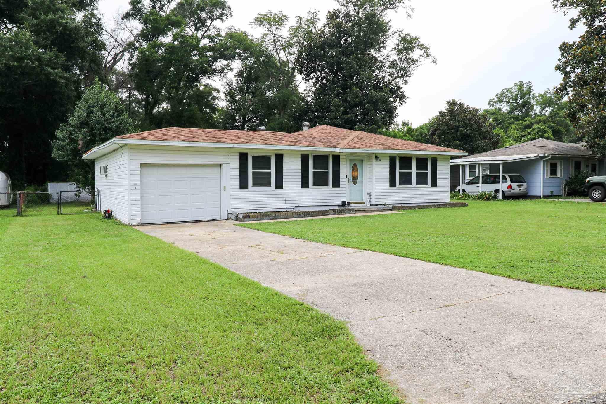 Property Photo: 15 Gulf St FL 32506