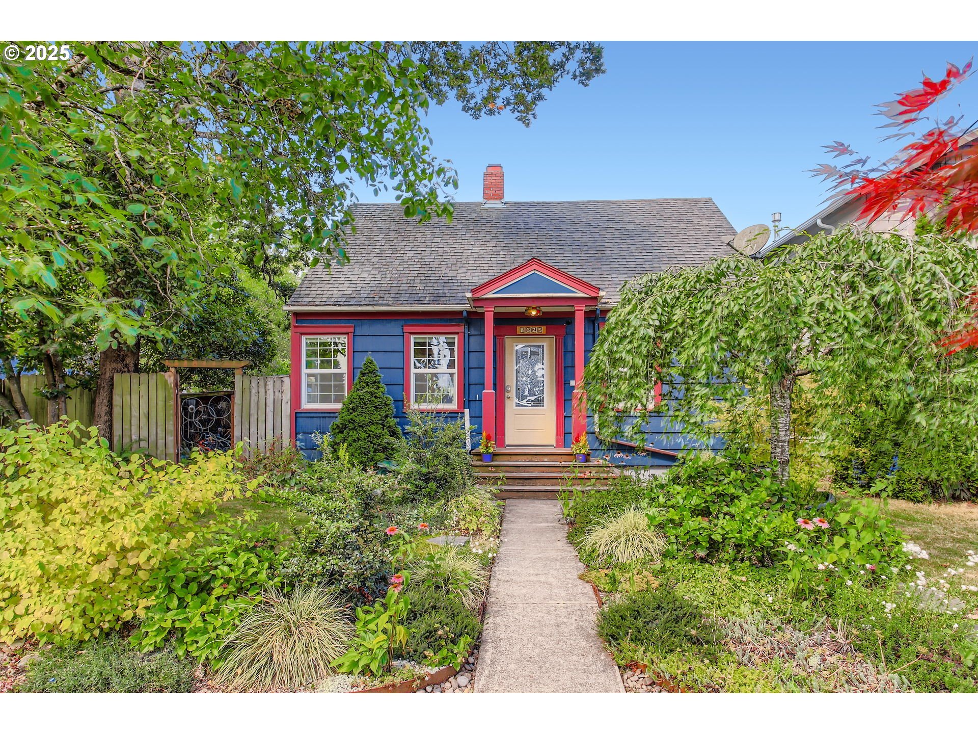 8325 N Newman Ave  Portland OR 97203 photo