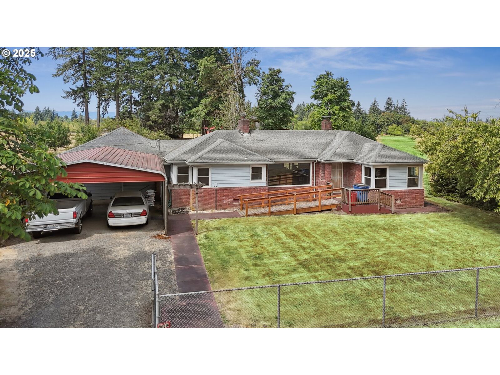 Property Photo: 20014 NW 41st Ave WA 98642