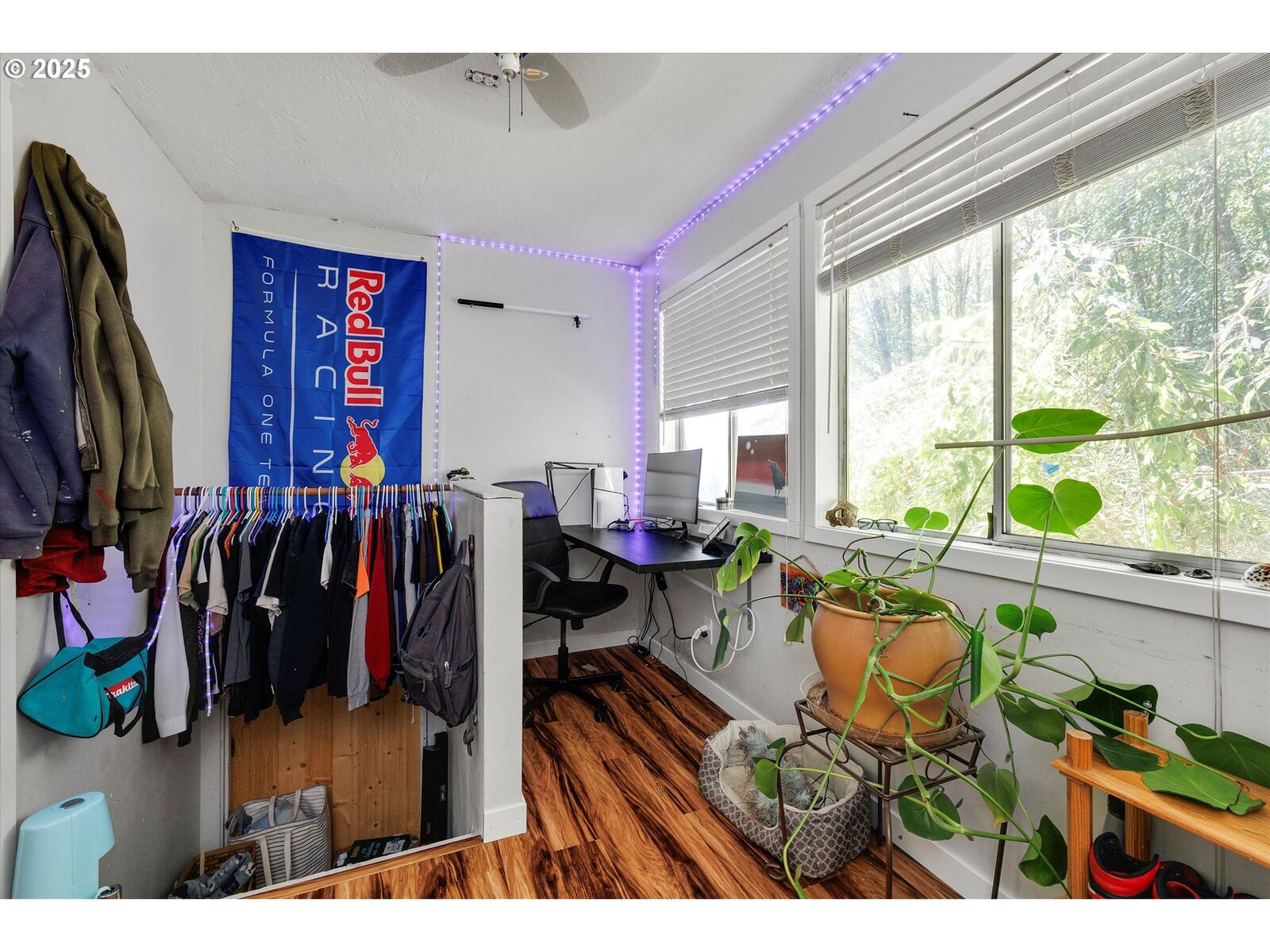 Property Photo: 72013 Hutchinson Rd OR 97048