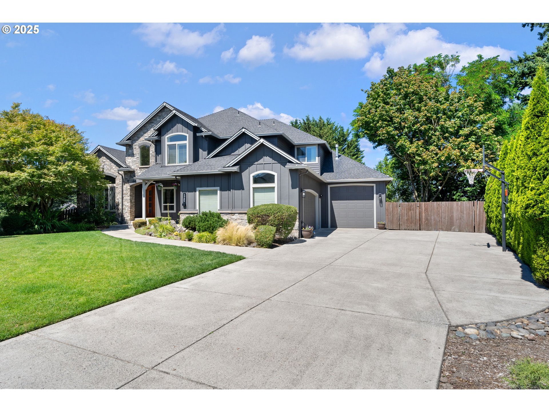 Property Photo:  1745 NW 37th Ave  WA 98607 