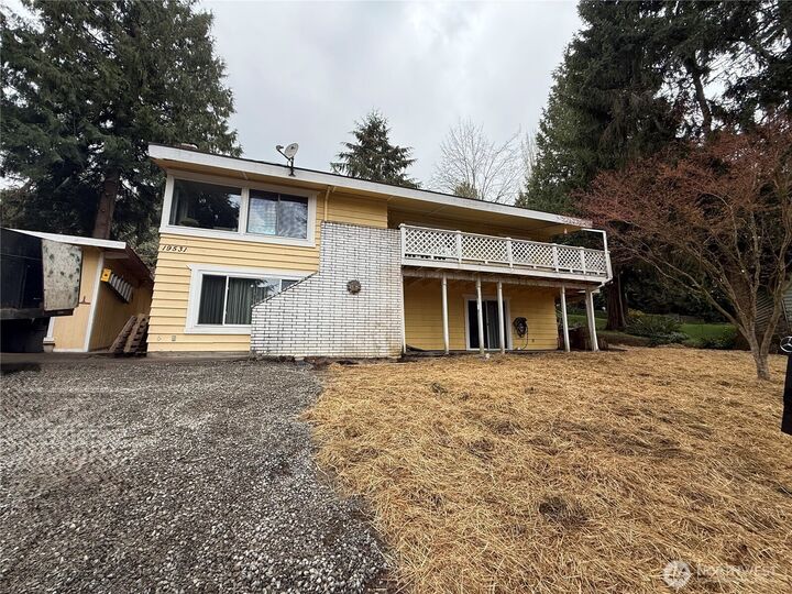 19531  55th Avenue NE  Lake Forest Park WA 98155 photo