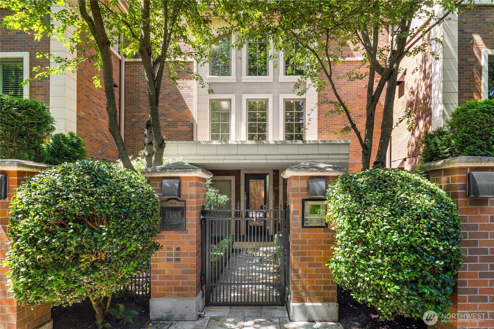 Property Photo:  1185  Broadway  E 2  WA 98102 