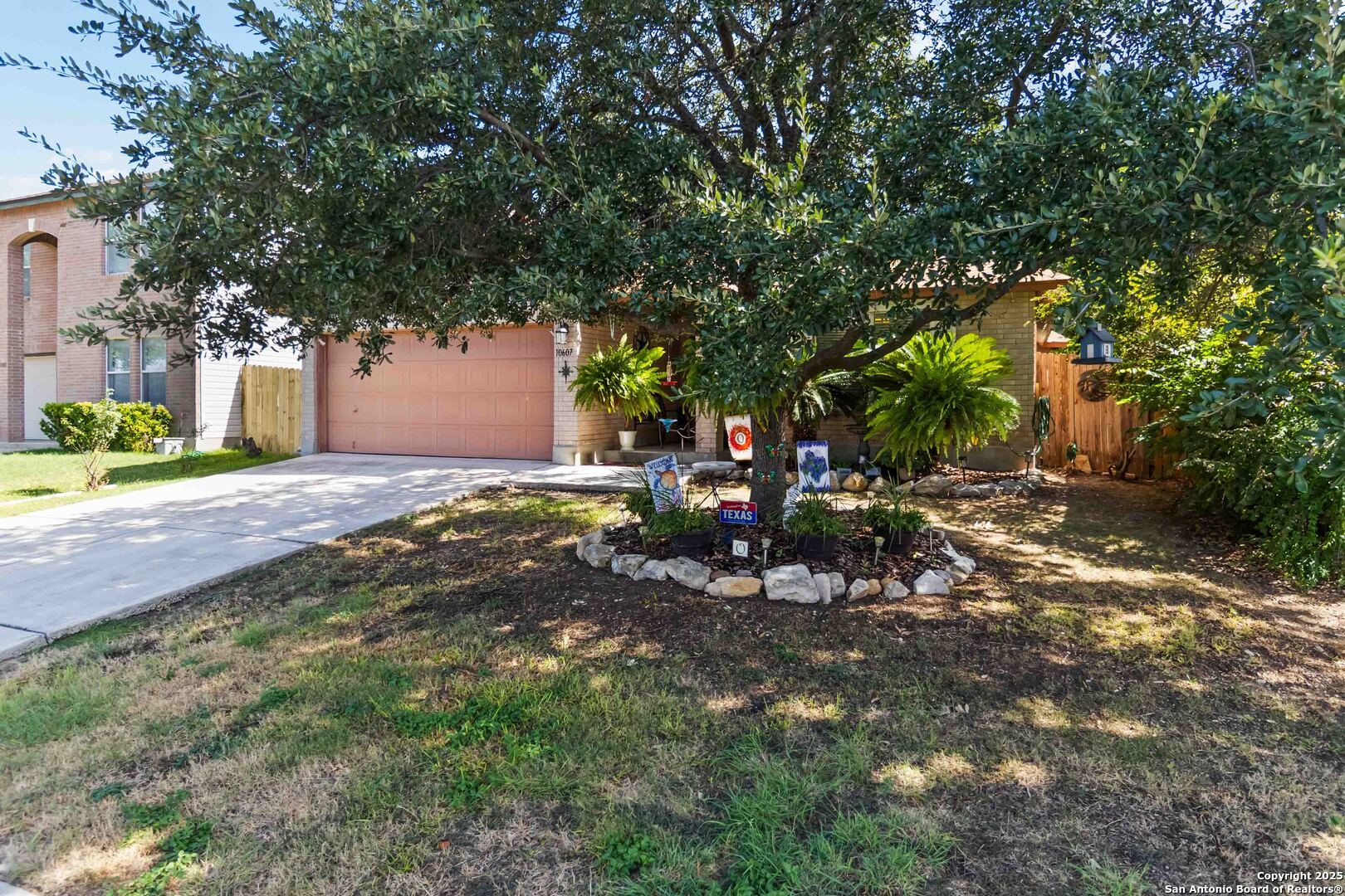 Property Photo: 10607 Bluegrass Pond TX 78254