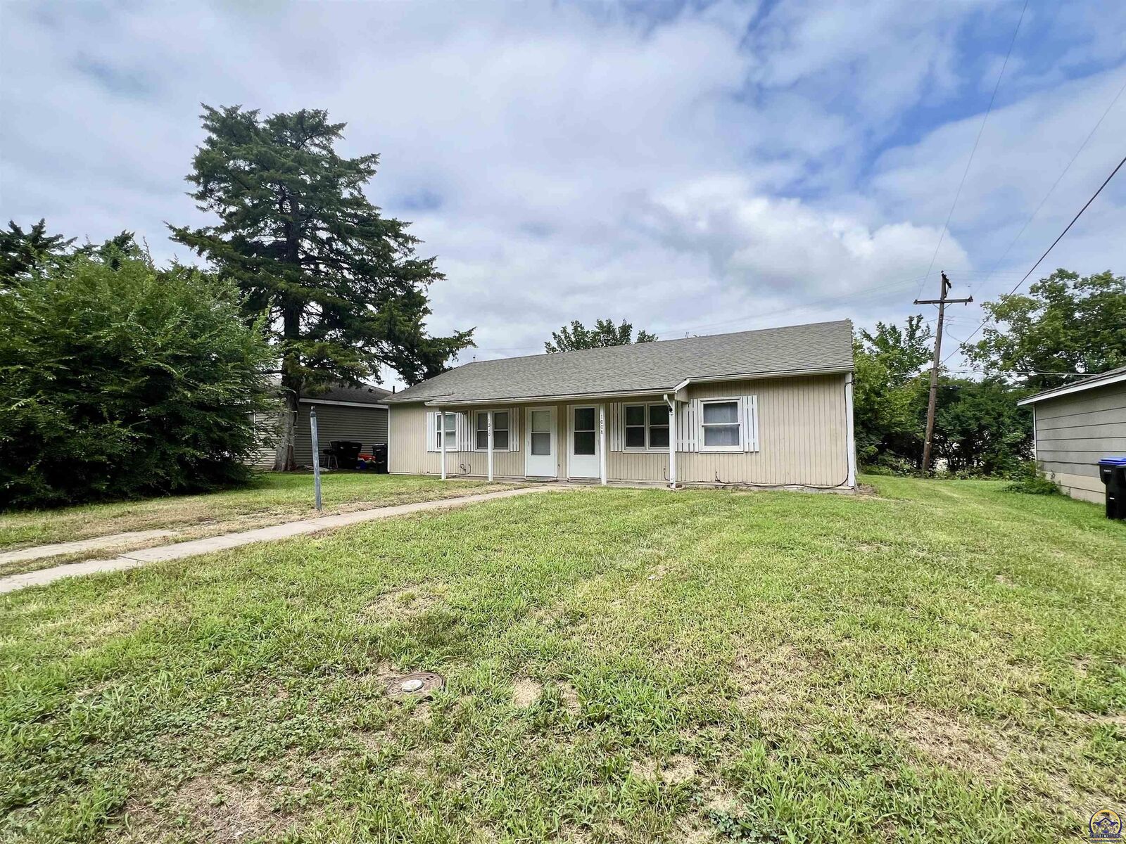 Property Photo: 1008 &Amp 1010 SW 33rd St KS 66611