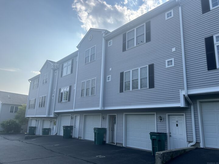 Property Photo: 8 Paddock Lane 8 CT 06360