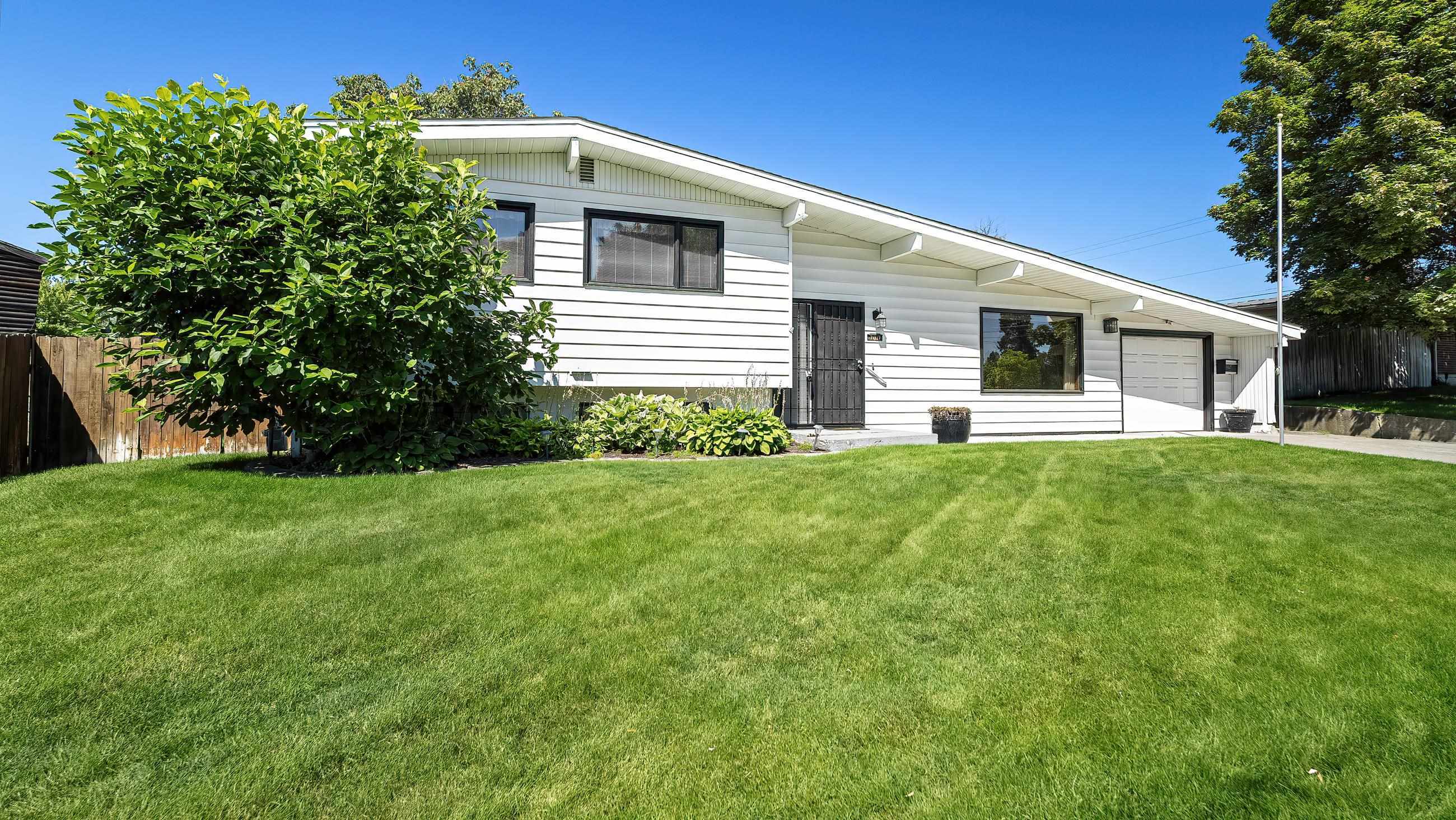 Property Photo:  7017 N Post St  WA 99208 