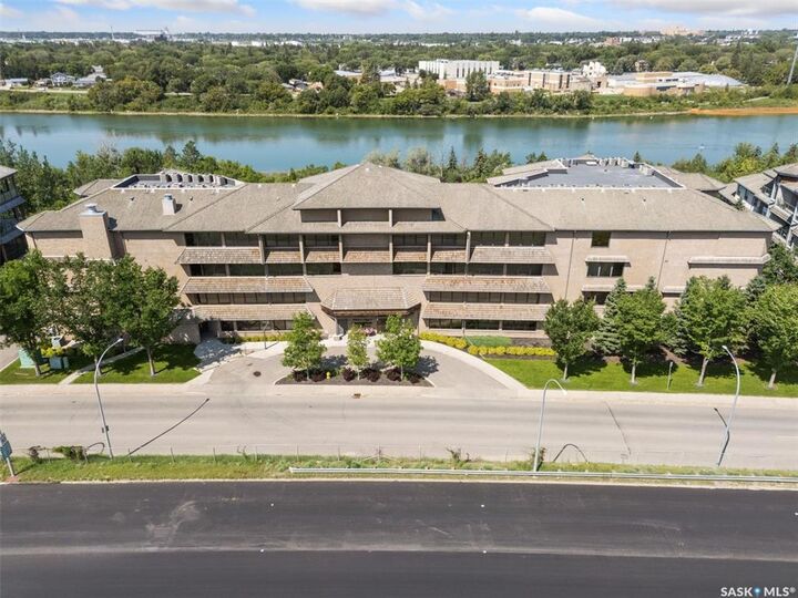 623 Saskatchewan Crescent W 236  Saskatoon SK S7M 0A5 photo