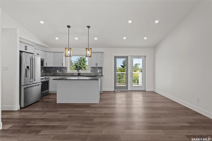 Property Photo:  216 Kestrel Court  SK S0K 3R0