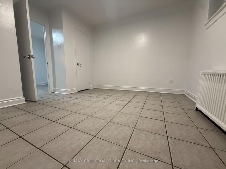 Photo de la propriété: 2770 Yonge Street B05 ON M4N 2J3
