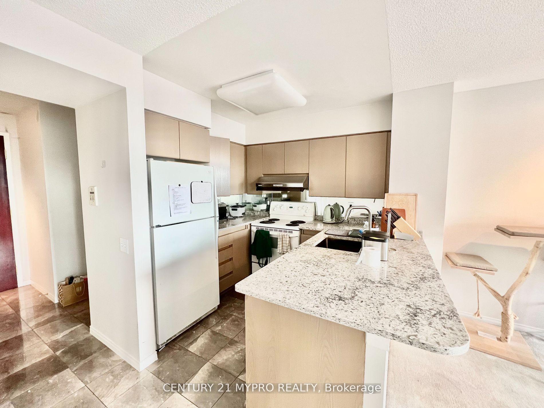 Property Photo:  750 Bay Street 3203  ON M5G 1N6 
