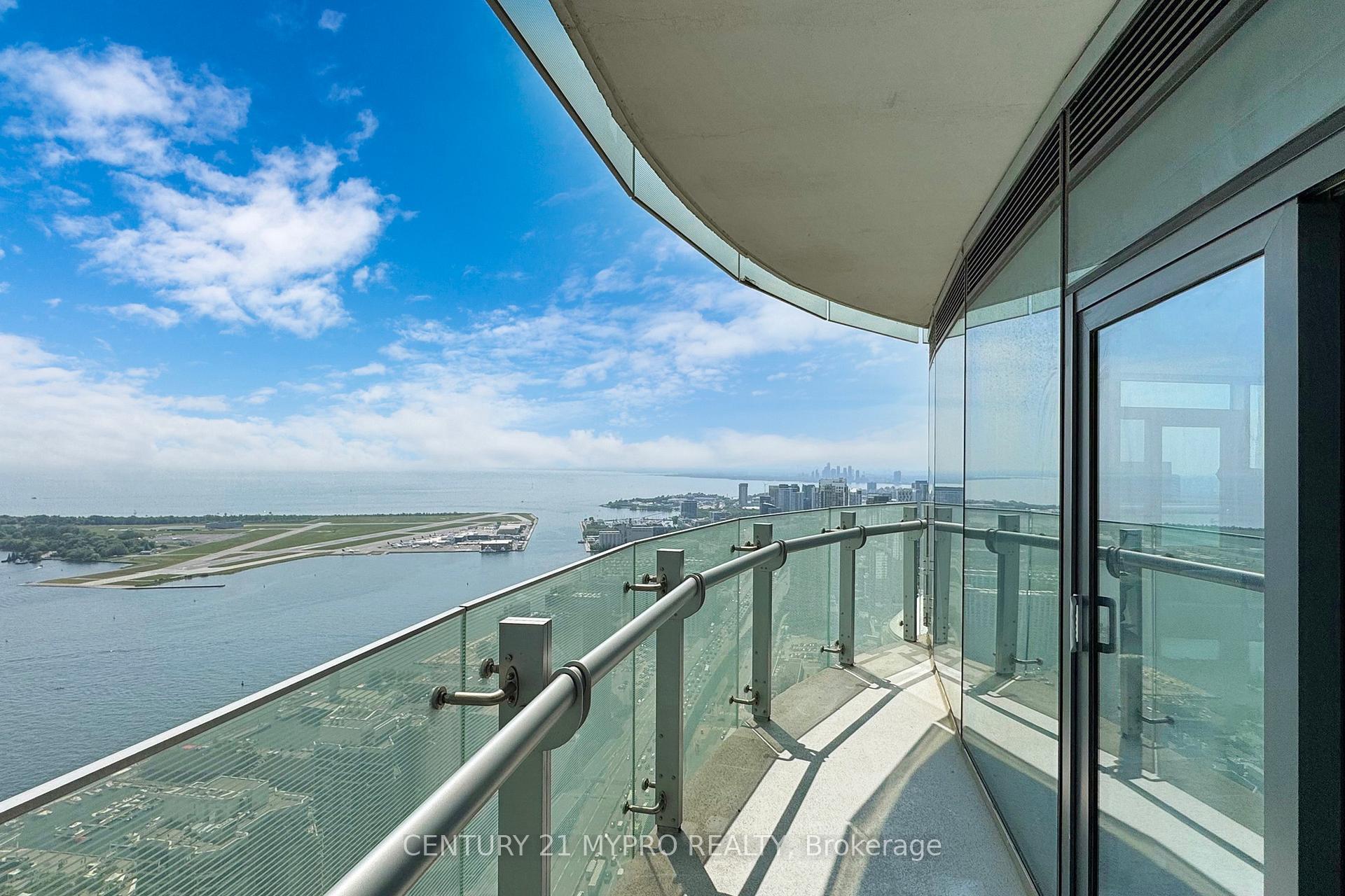 Property Photo:  12 York Street 5304  ON M5J 0A9 