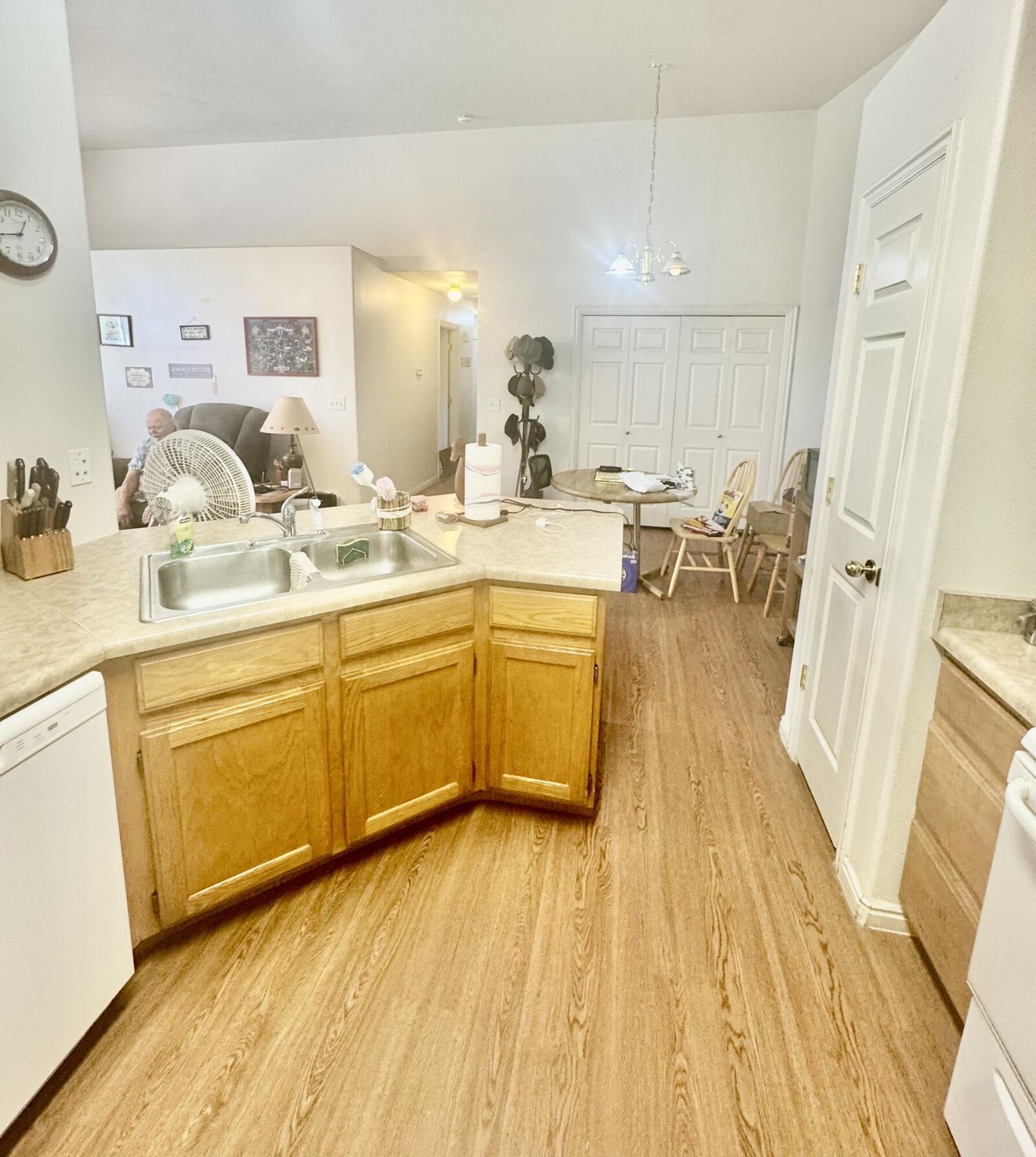 Property Photo: 265 W 100 N UT 84737
