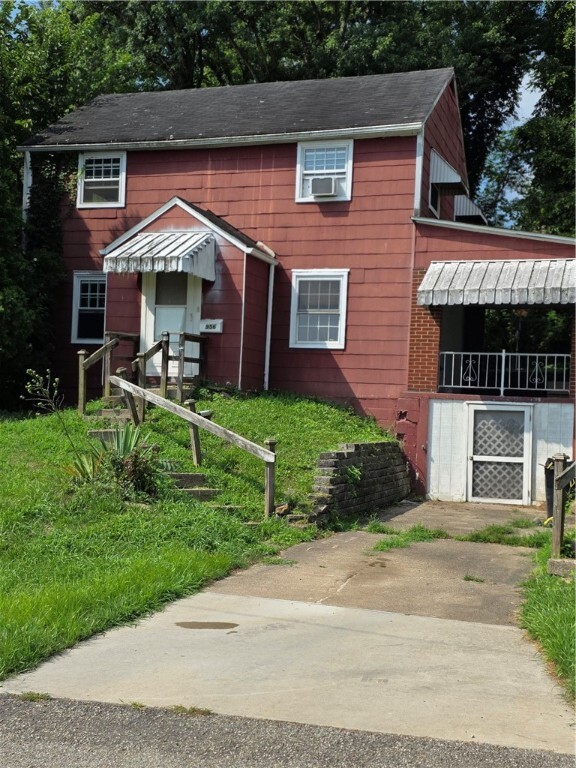 Property Photo: 956 Jefferson Dr PA 15025