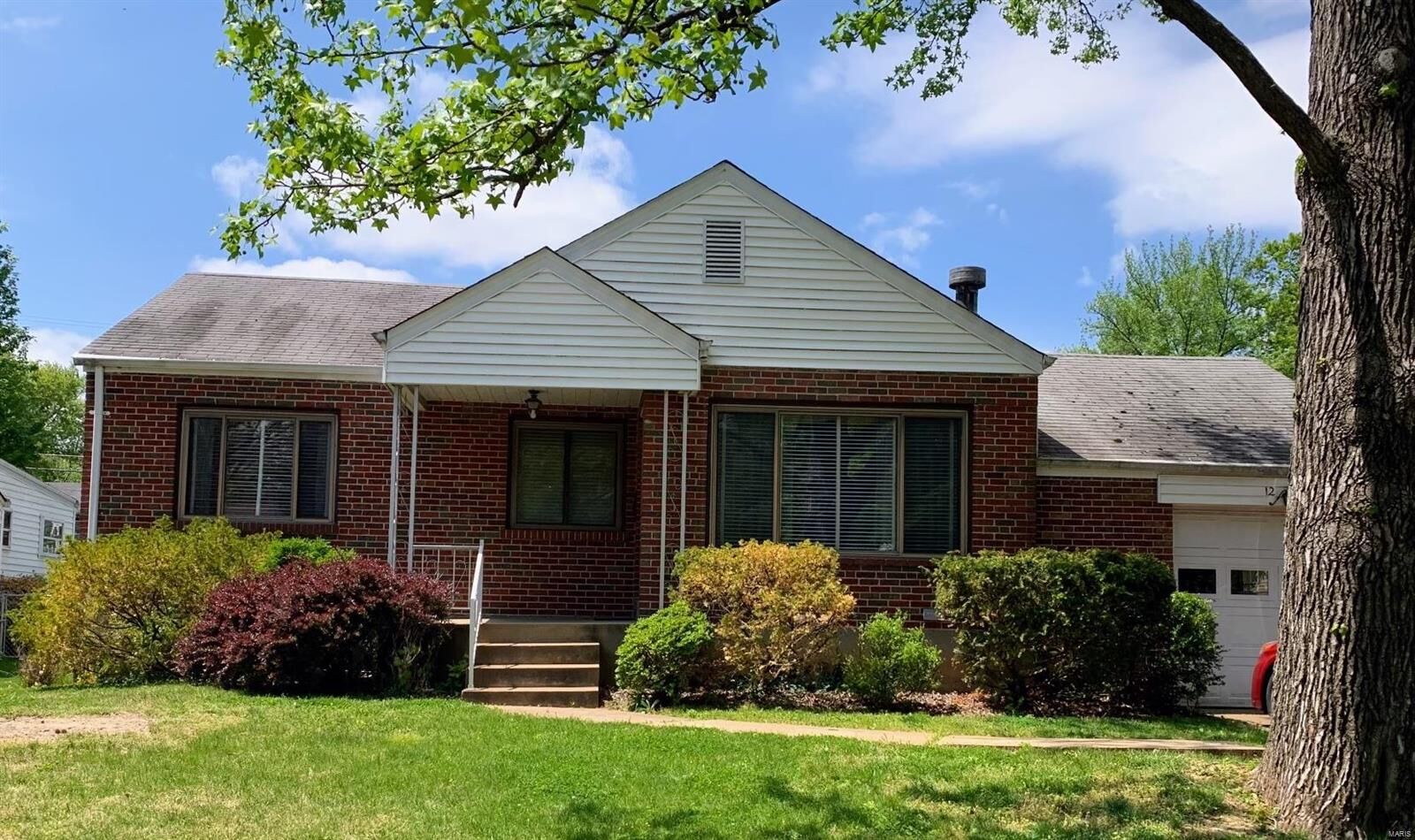 Property Photo: 1217 Selma Avenue MO 63119