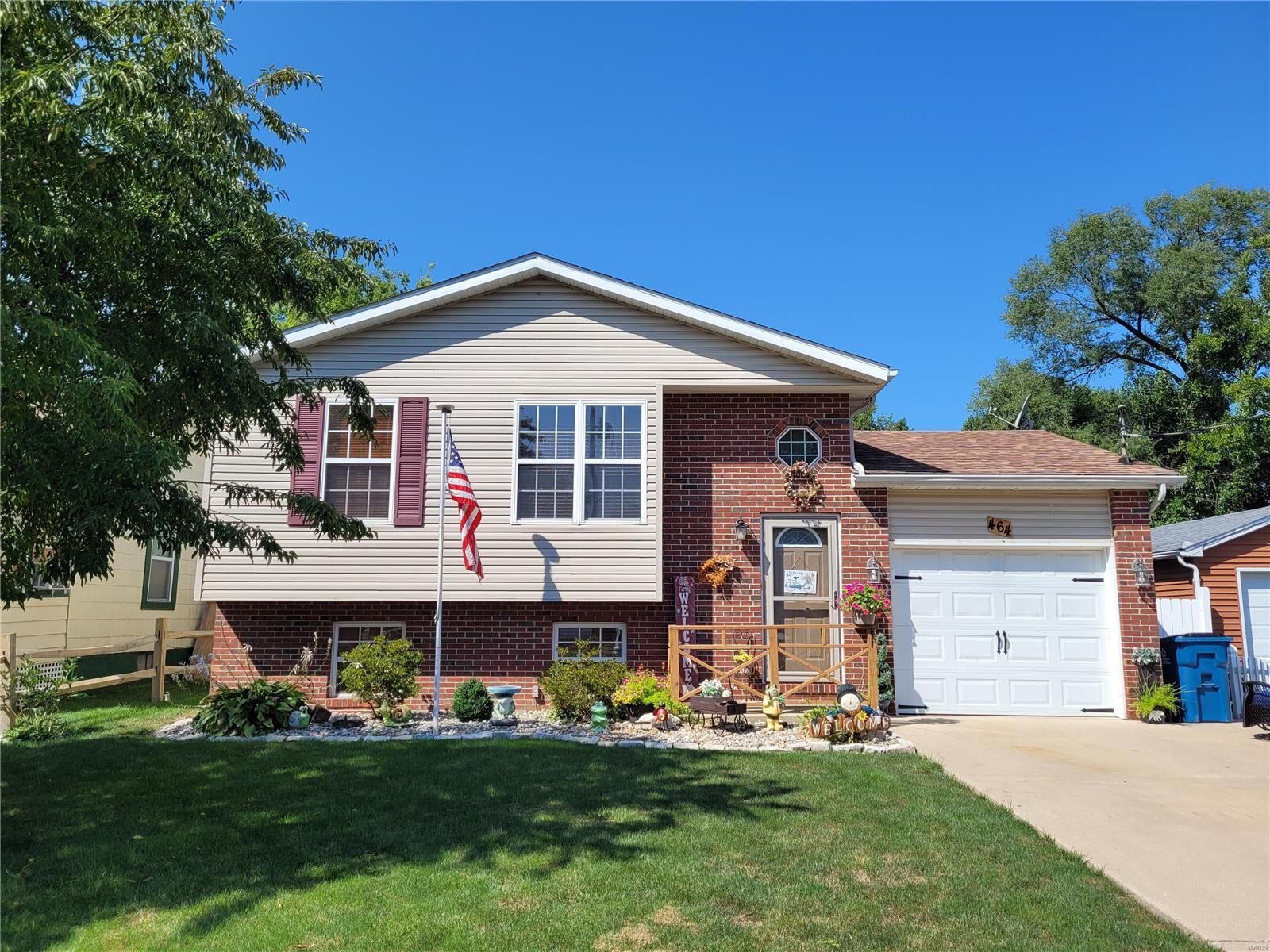Property Photo: 464 Shellview Street IL 62010