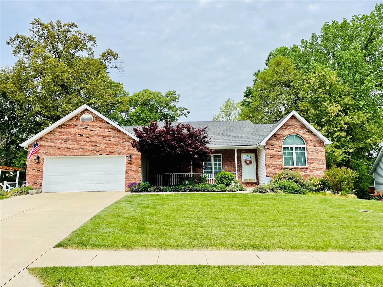 Property Photo:  1537 Fairoaks Drive  IL 62294 