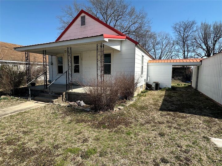 Property Photo:  104 Selma Street  MO 63801 
