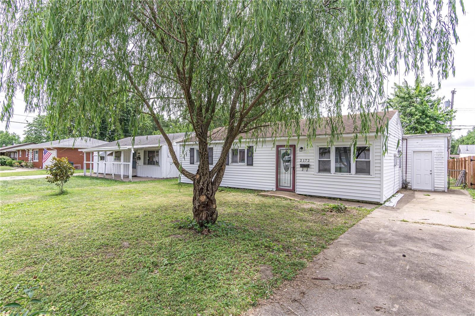 Property Photo:  2172 Bern Avenue  IL 62040 