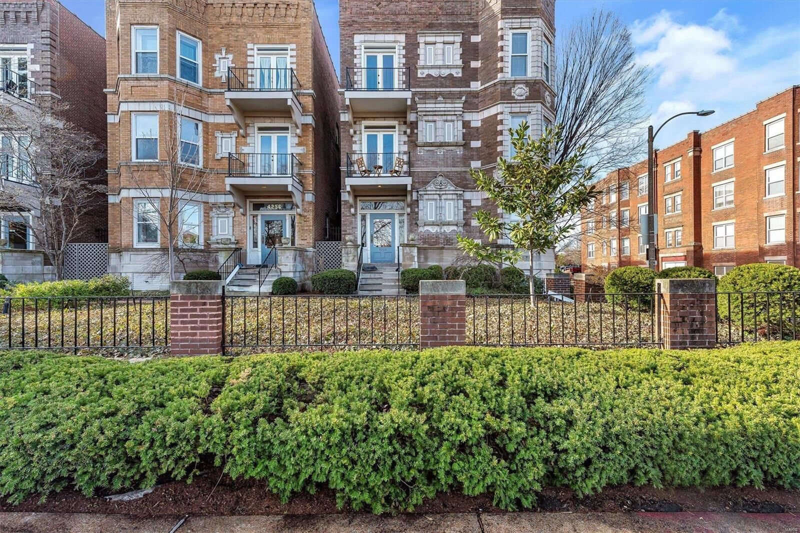 Property Photo: 4260 Lindell Boulevard C MO 63108