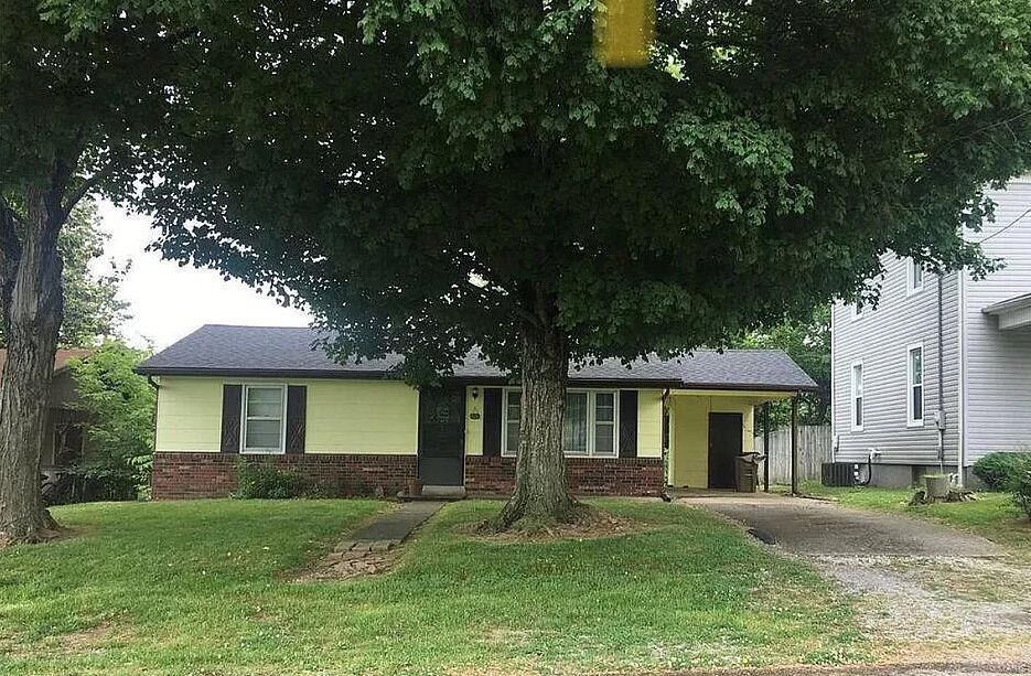 Property Photo:  426 Pearl Street  MO 63701 