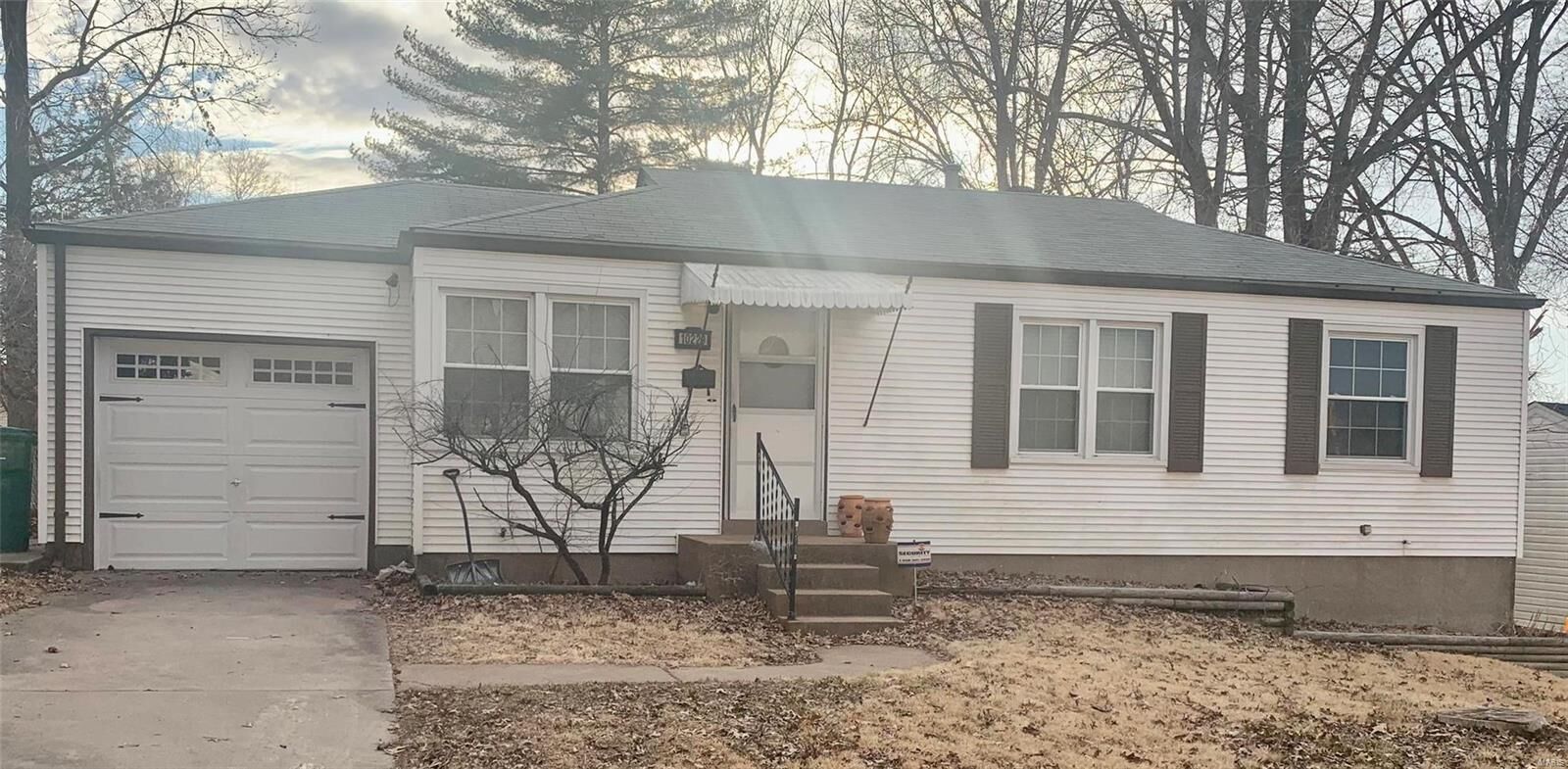 Property Photo:  10229 Unicorn  MO 63137 