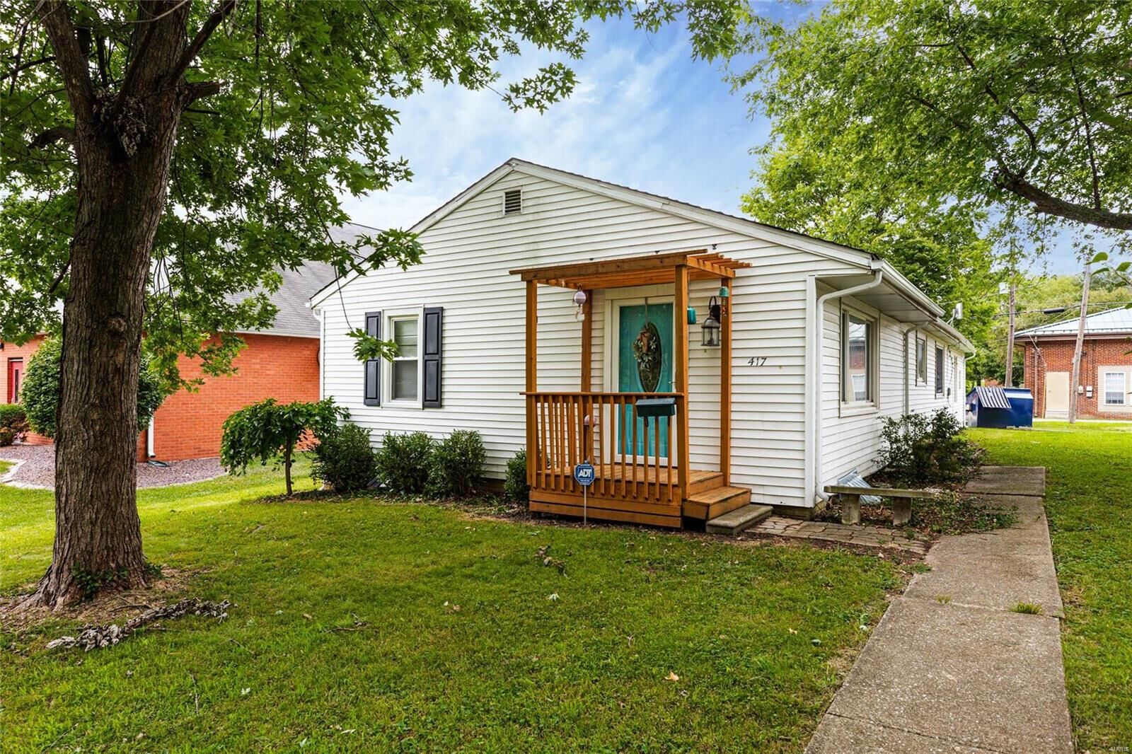 Property Photo: 417 S Spruce Street IL 62246