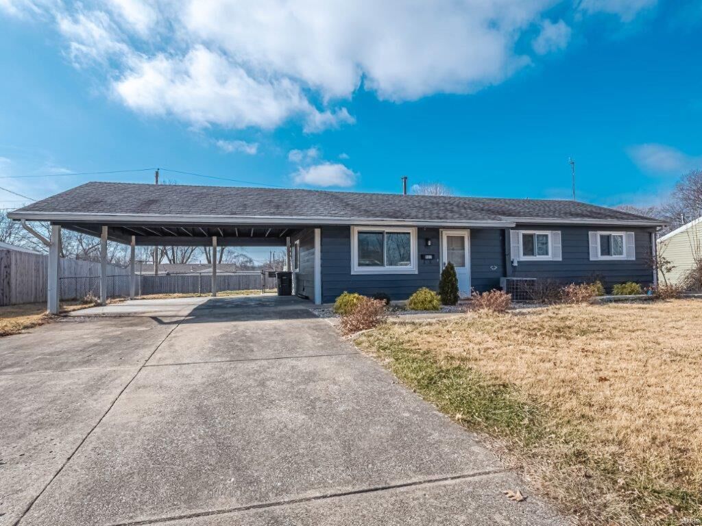 Property Photo: 907 Taylor Place MO 63366
