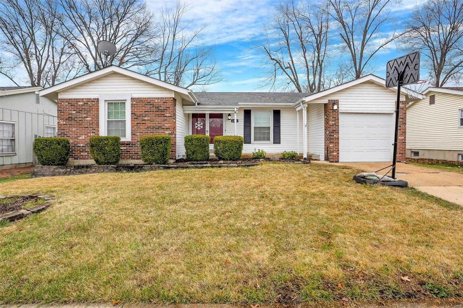 Property Photo: 2214 Guebert Road MO 63026