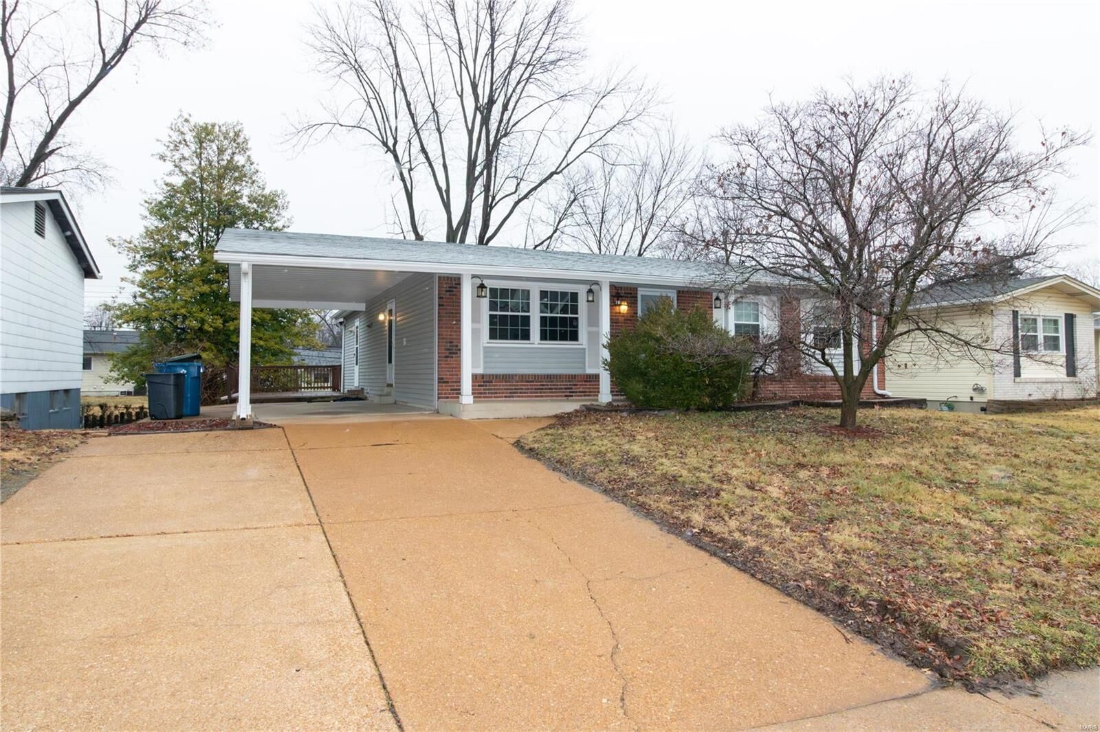 Property Photo: 12443 Glenbush Drive MO 63043