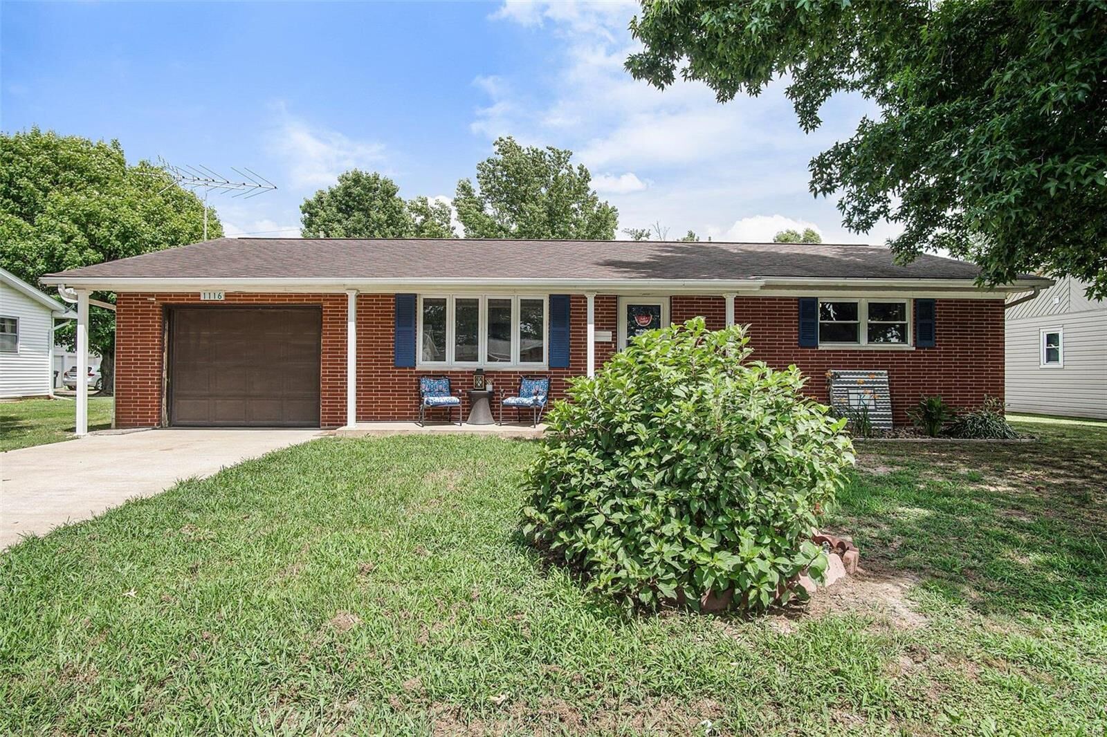 Property Photo:  1116 Stone Street  IL 62278 