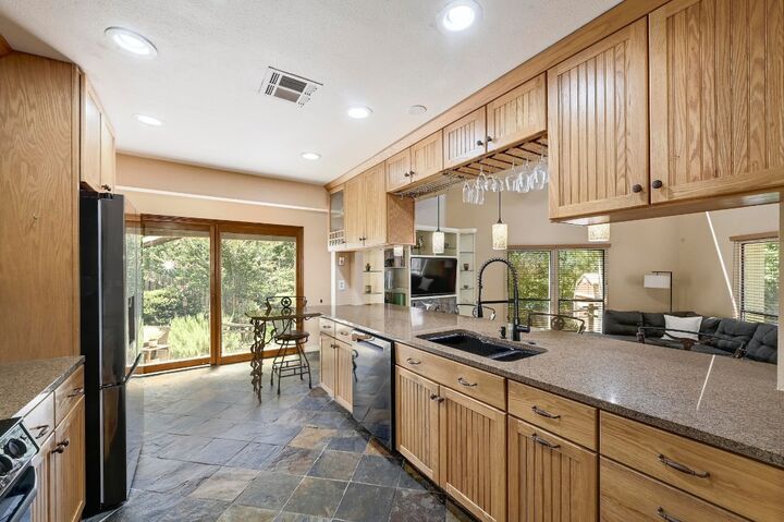 Property Photo: 122 Acapulco Drive TX 78734