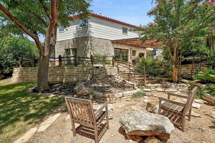 Property Photo:  122 Acapulco Drive  TX 78734 