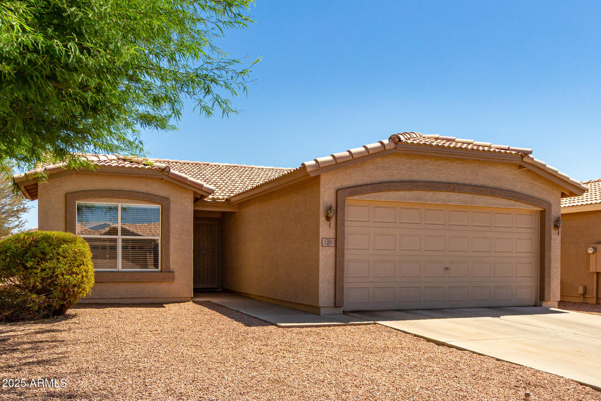 Property Photo: 1381 E La Costa Drive AZ 85249