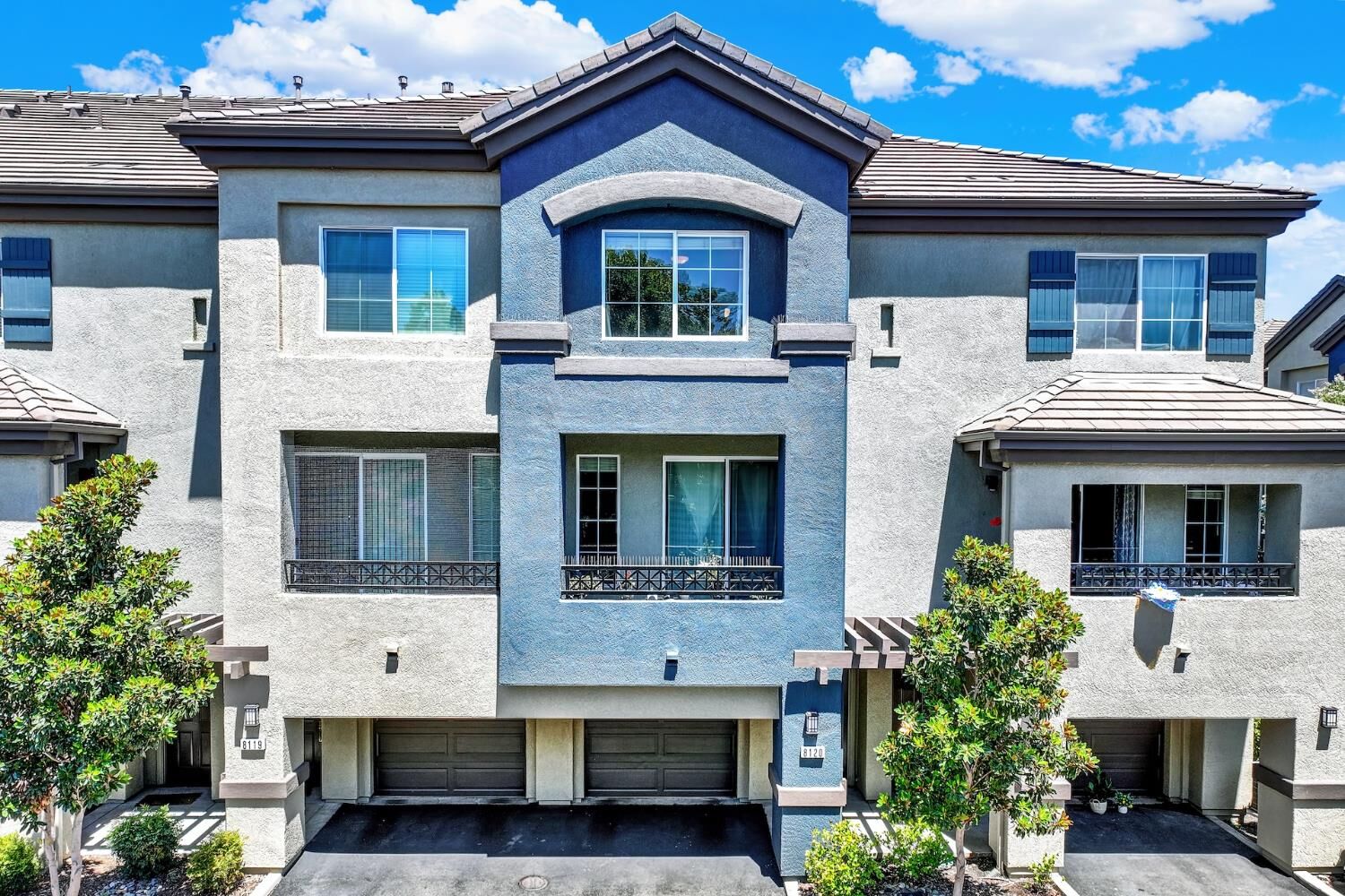 Property Photo:  2001 Club Center Drive 8120  CA 95835 