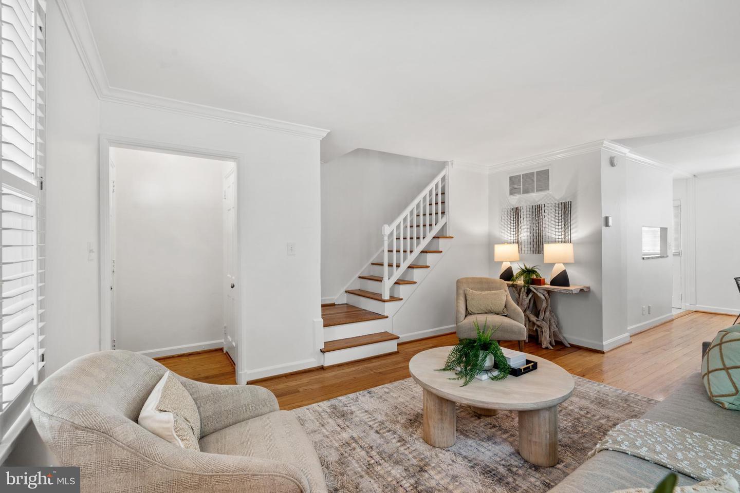 Property Photo: 3327 S Stafford Street VA 22206