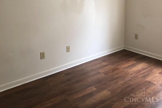 Property Photo: 106 Linwood Lane OH 45056
