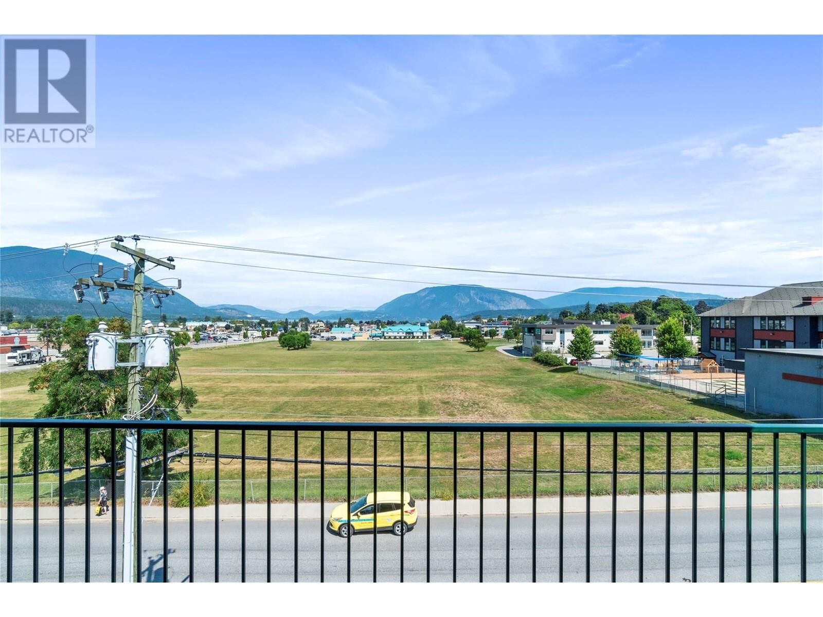 Property Photo:  160 5 Avenue Southwest 401  BC V1E 1R4 