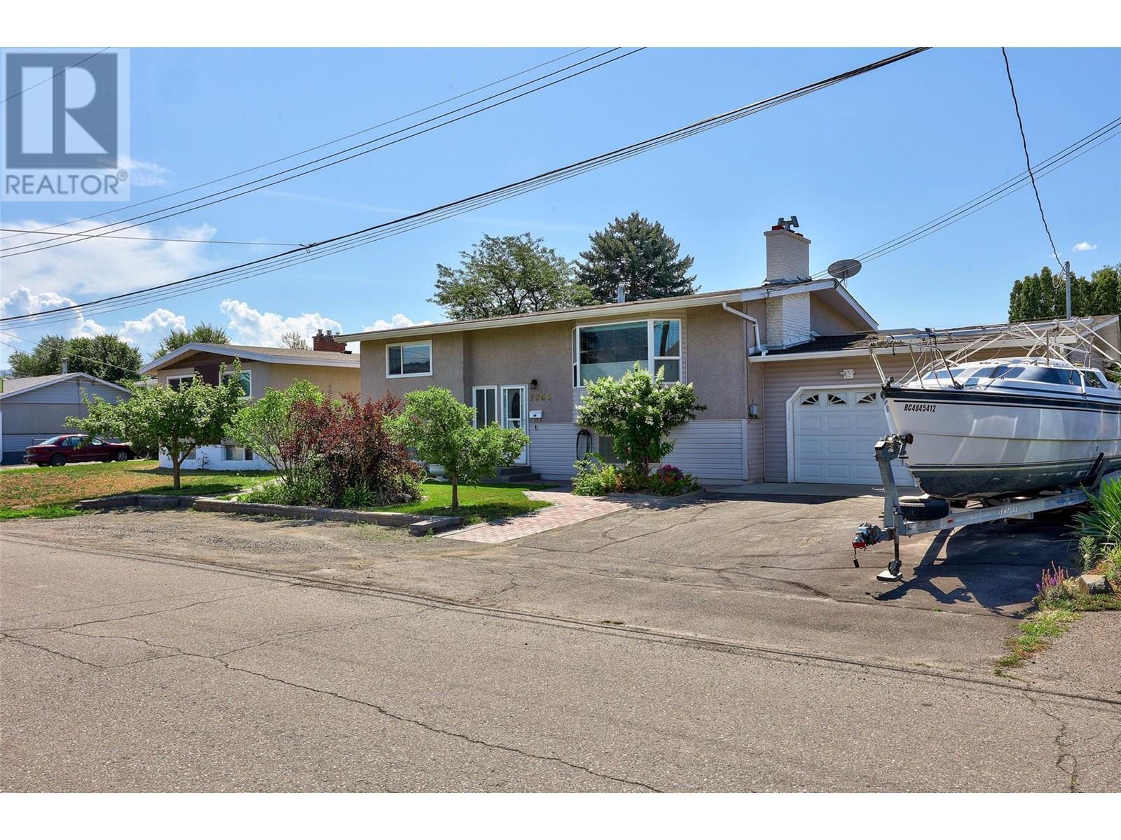 Property Photo: 1265 Barrie Drive BC V2B 3Y3
