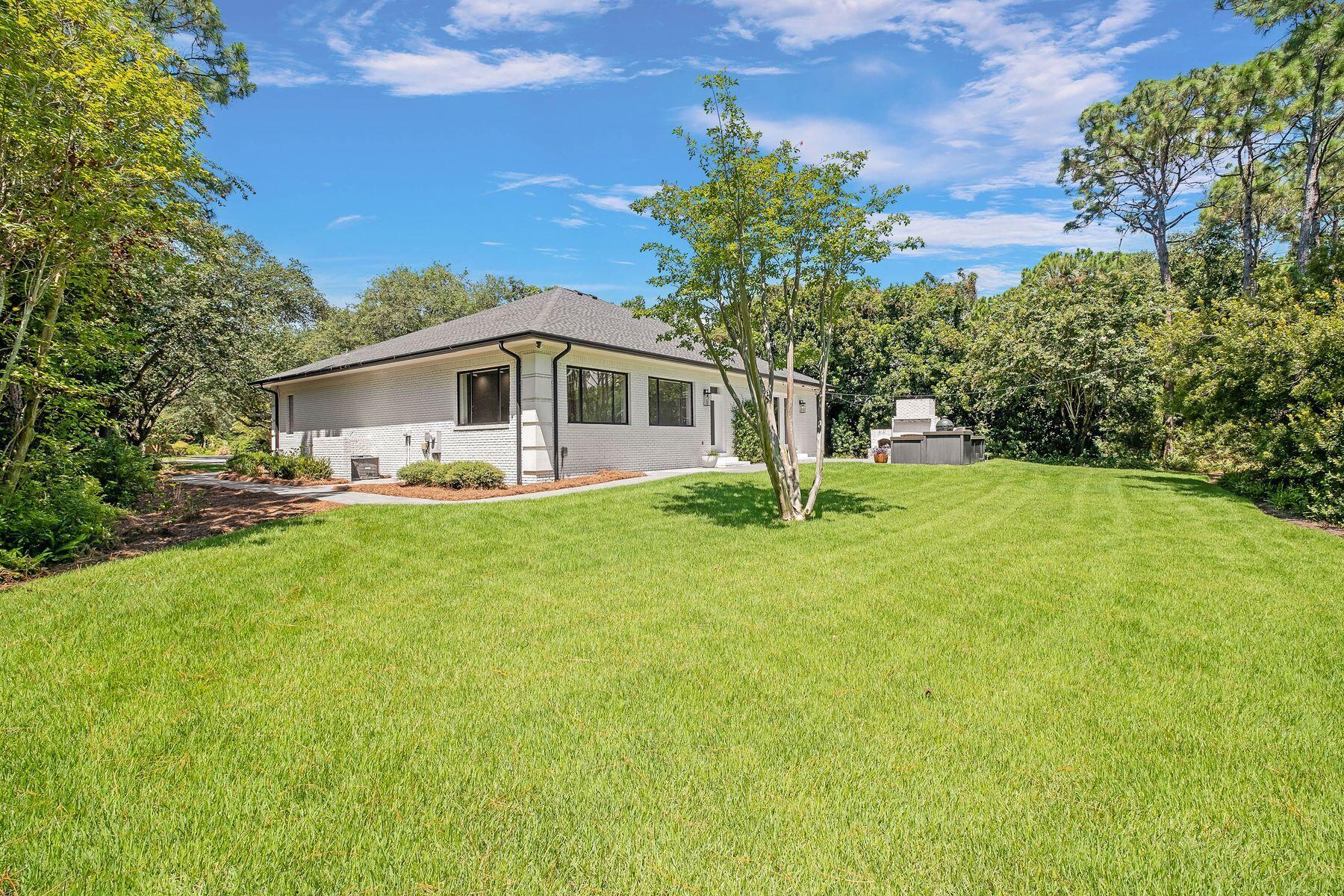 Property Photo: 215 Mattie'S Way FL 32541