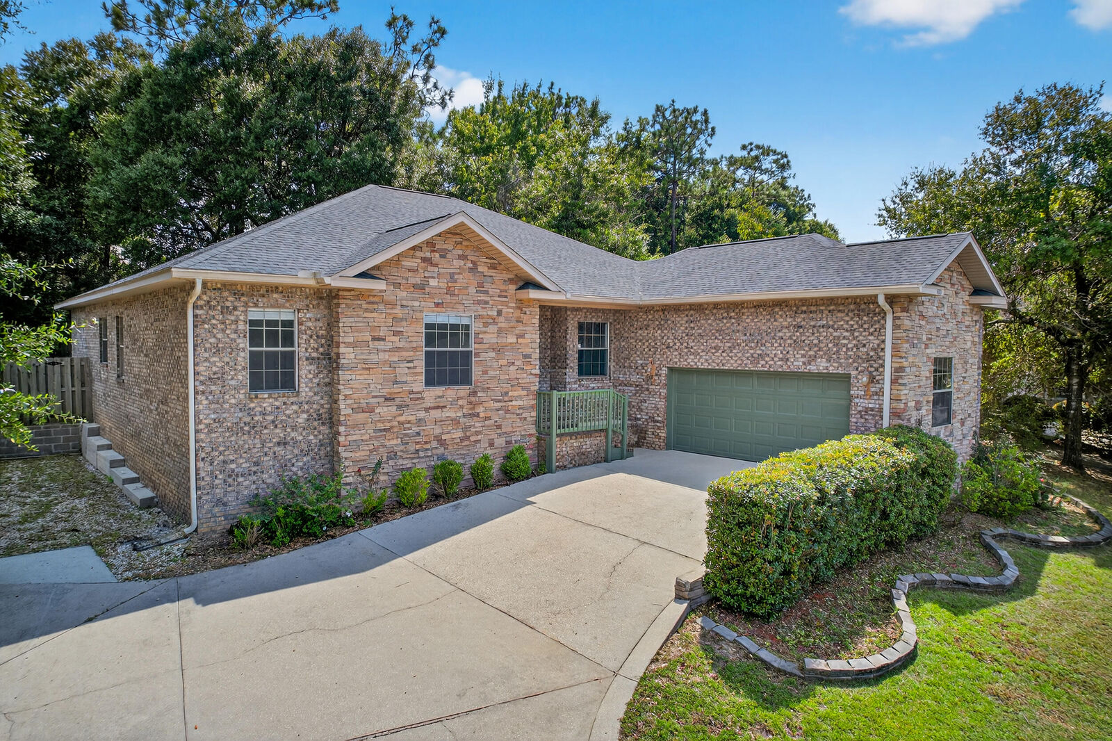 Property Photo:  603 Red Fern Road  FL 32536 