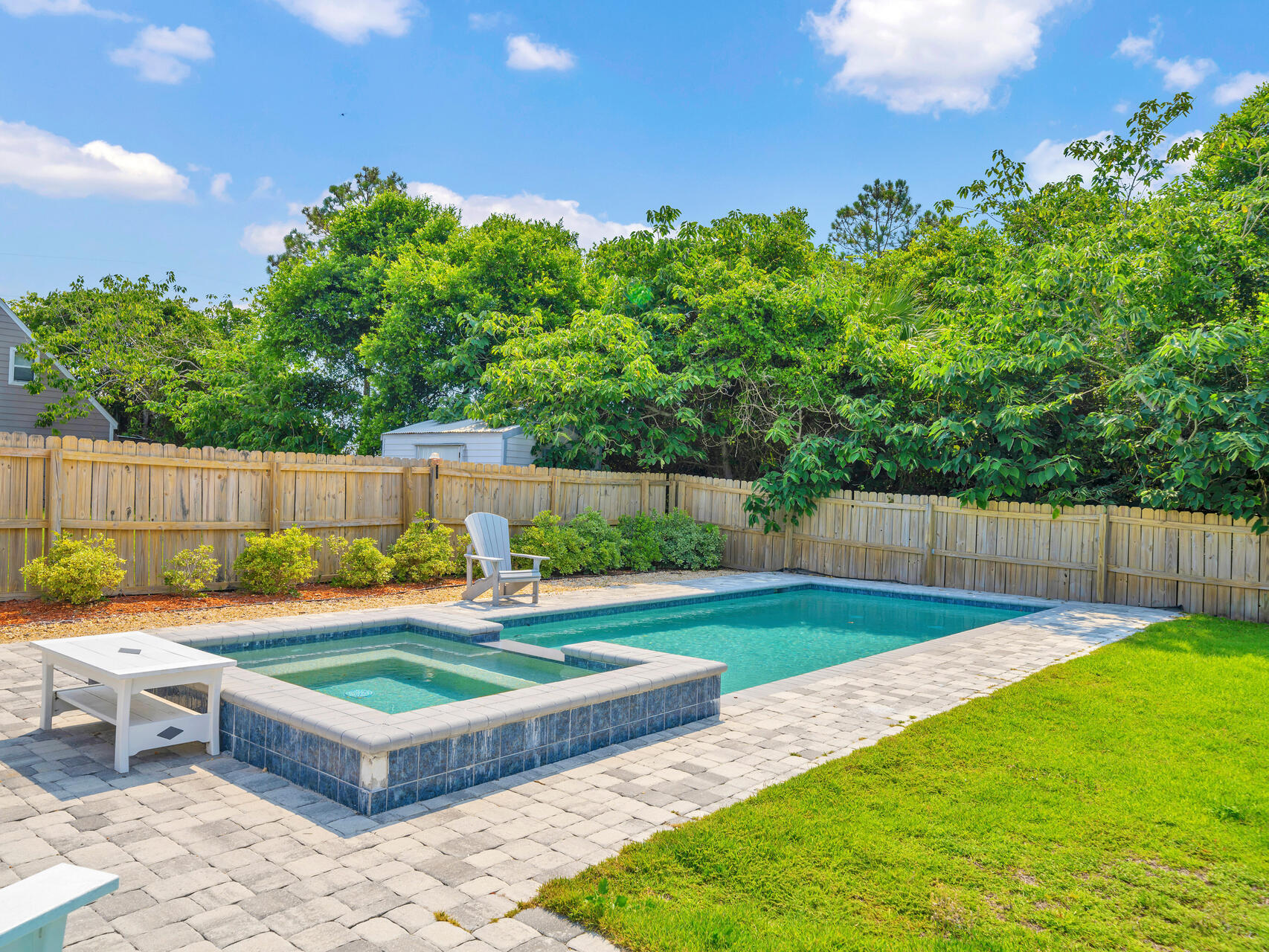 Property Photo: 125 Malaga Place FL 32413