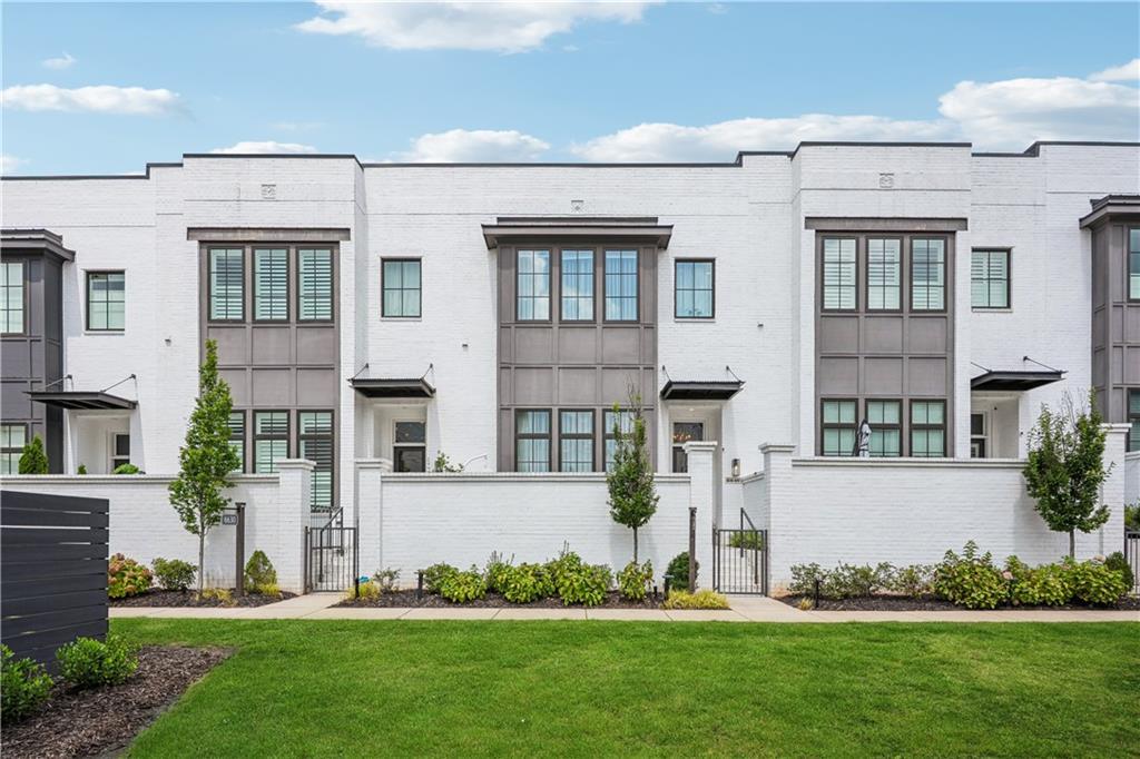 Property Photo: 6640 Avis Walk GA 30005