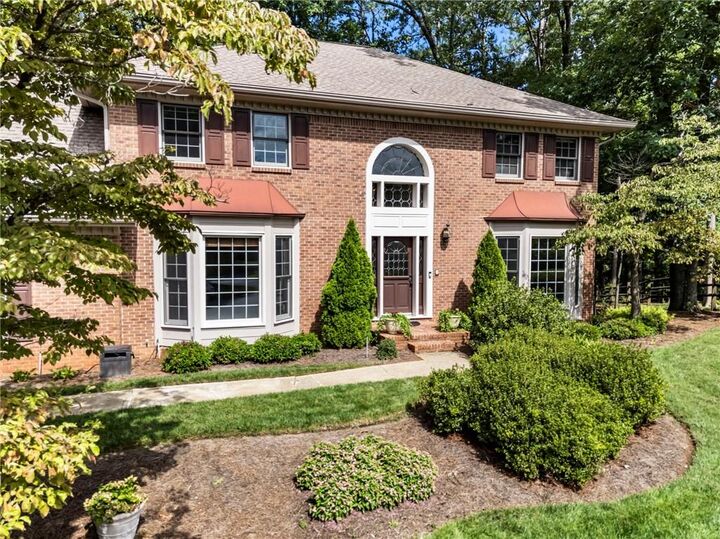 Property Photo: 220 Penhurst Way GA 30076