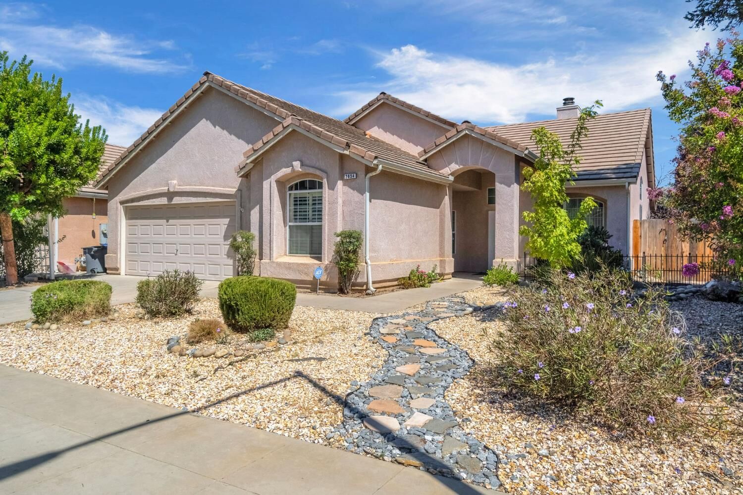 Property Photo:  2854 E Palisade Drive  CA 93720
