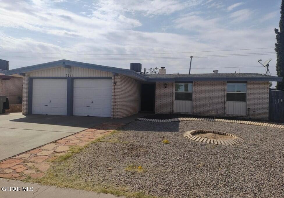 3241 East Glen Dr  El Paso TX 79936 photo