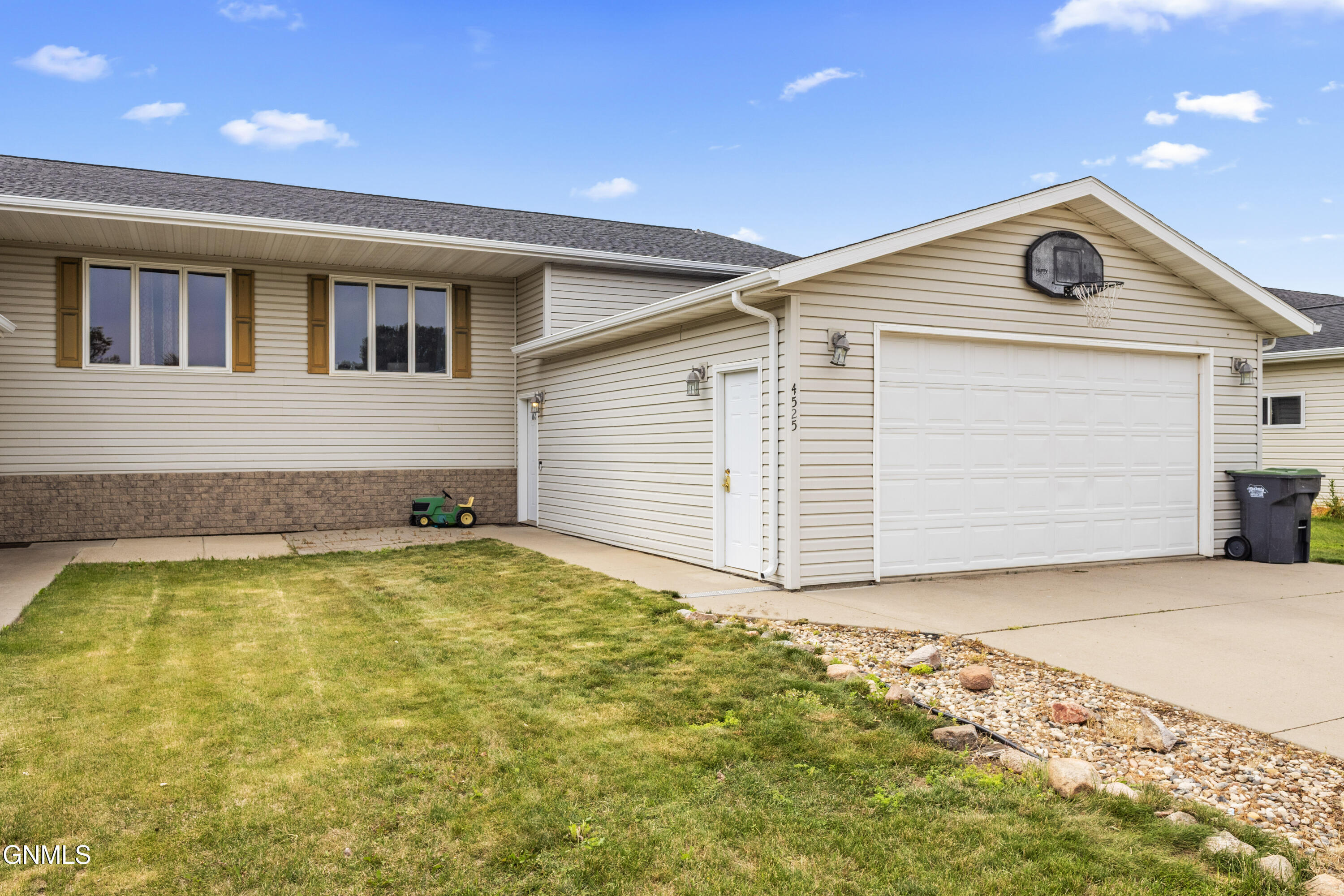 4525 30th Avenue NW  Mandan ND 58554 photo