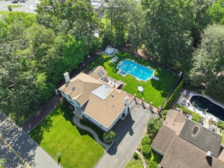 Property Photo: 1503 Woodacres Dr NJ 07092