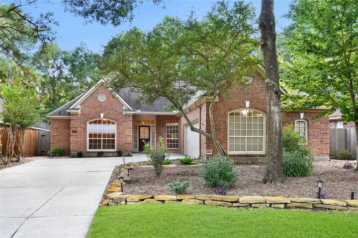 152 W Amberglow Circle  The Woodlands TX 77381 photo