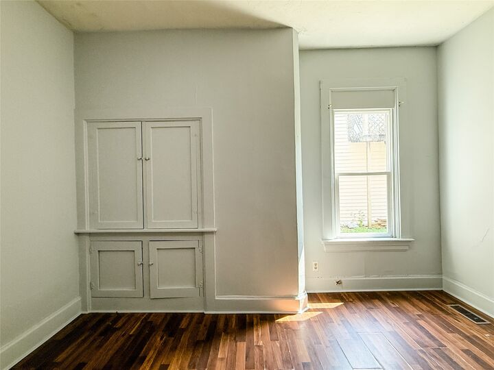 Property Photo: 616 Lamborn Street IA 52501